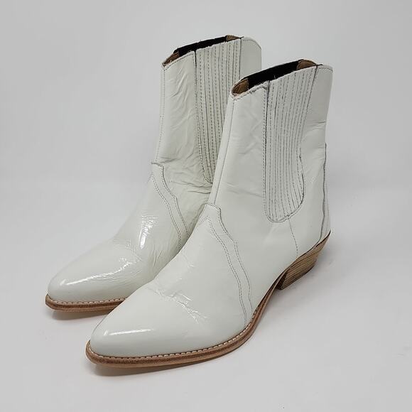 Free People New Frontier Chelsea Wester Booties Ivory Patent Leather Size 9.5 - Picture 1 of 7